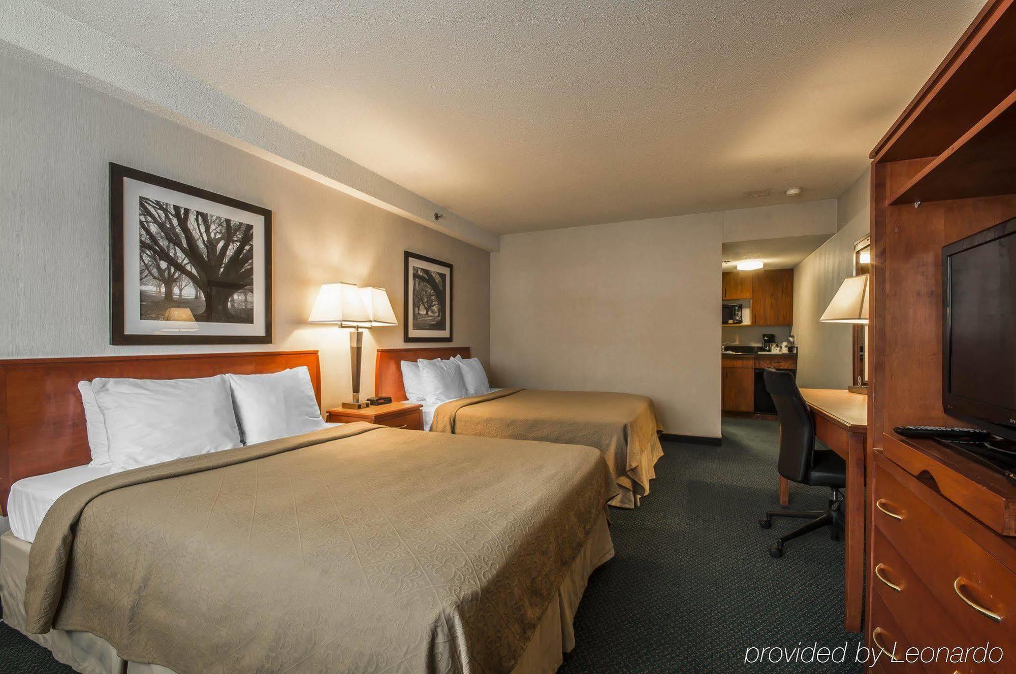Art Infiniti Hotel Pitt Meadows Bagian luar foto