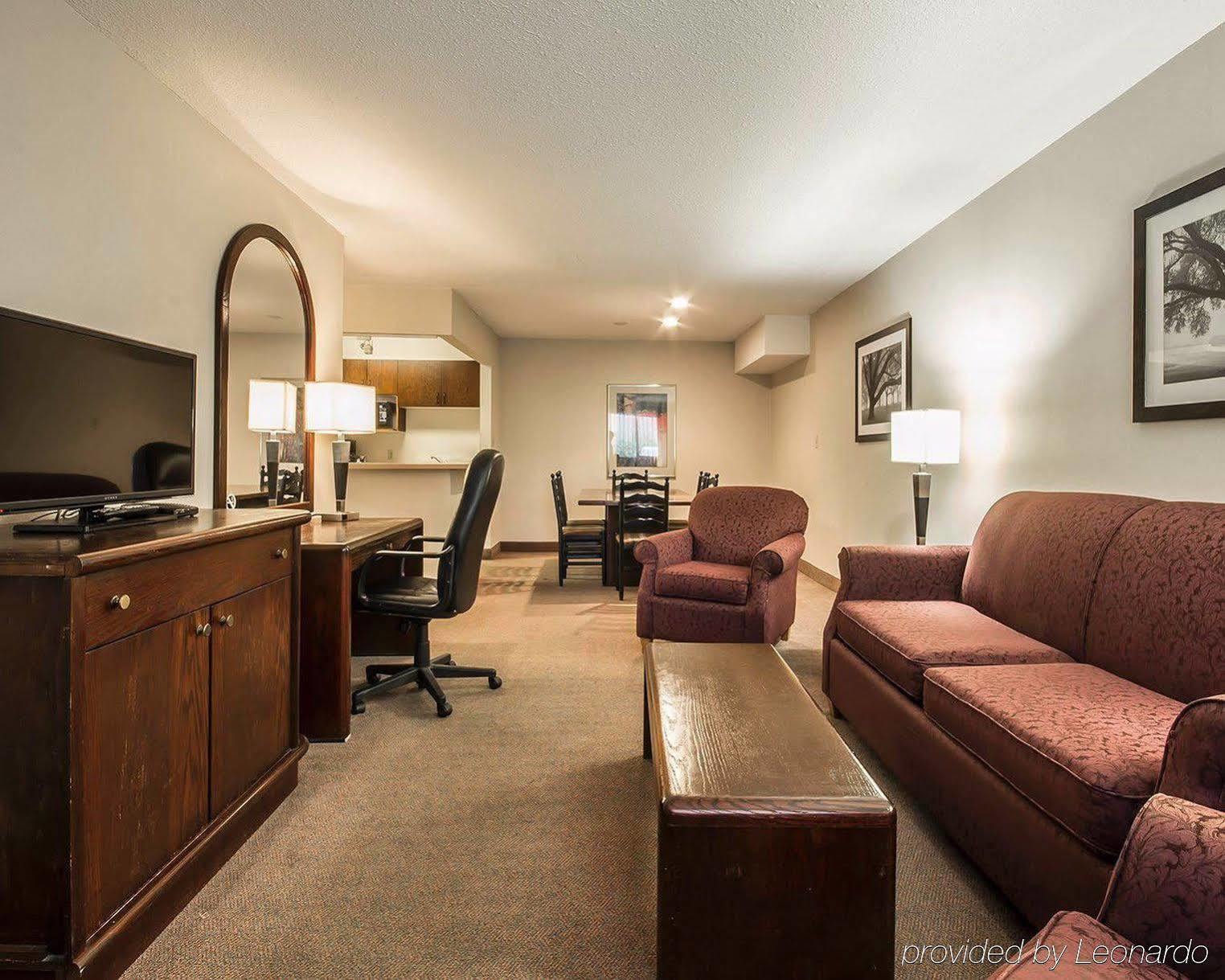 Art Infiniti Hotel Pitt Meadows Bagian luar foto