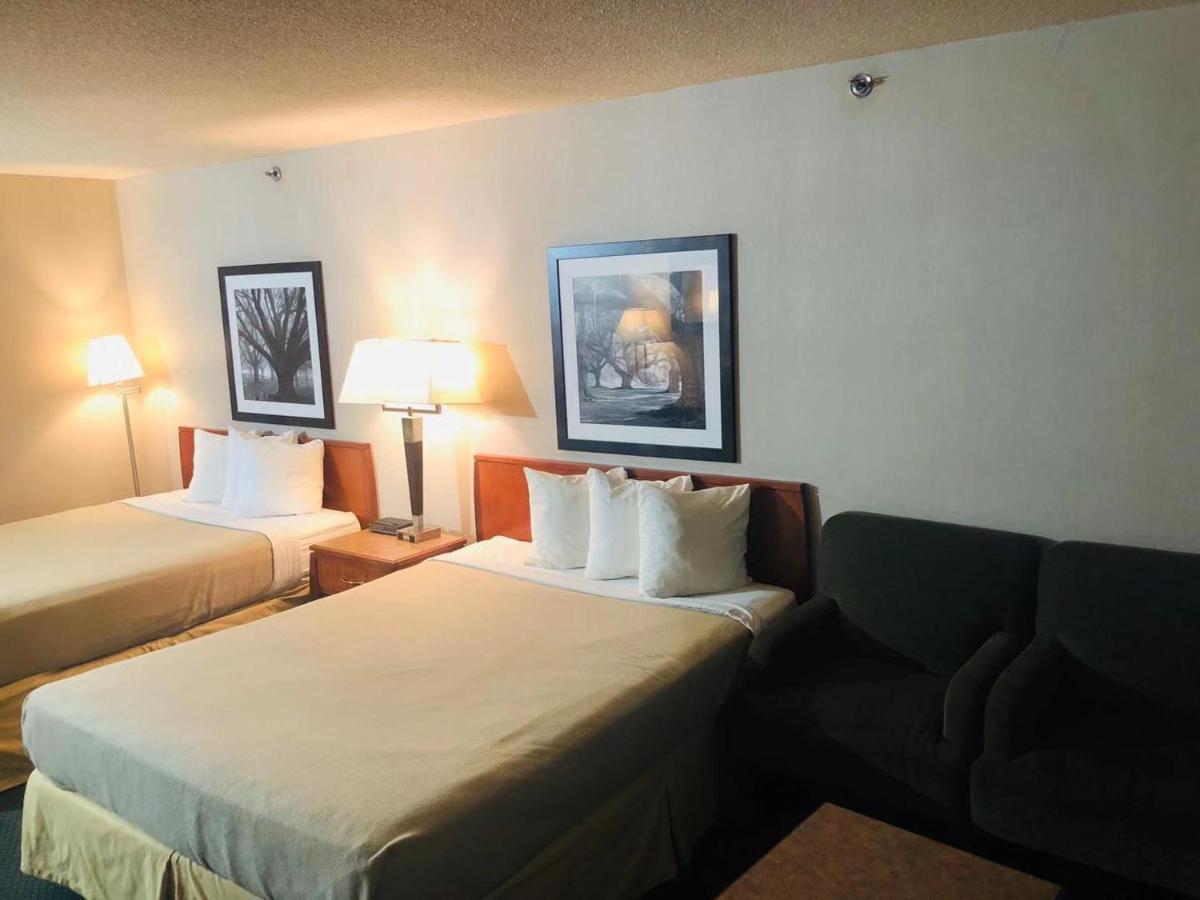 Art Infiniti Hotel Pitt Meadows Bagian luar foto