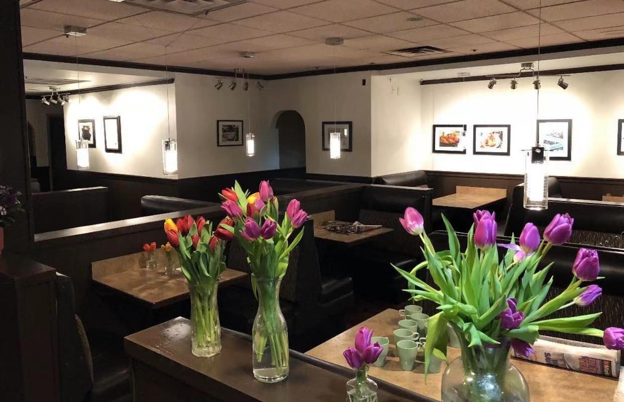 Art Infiniti Hotel Pitt Meadows Bagian luar foto